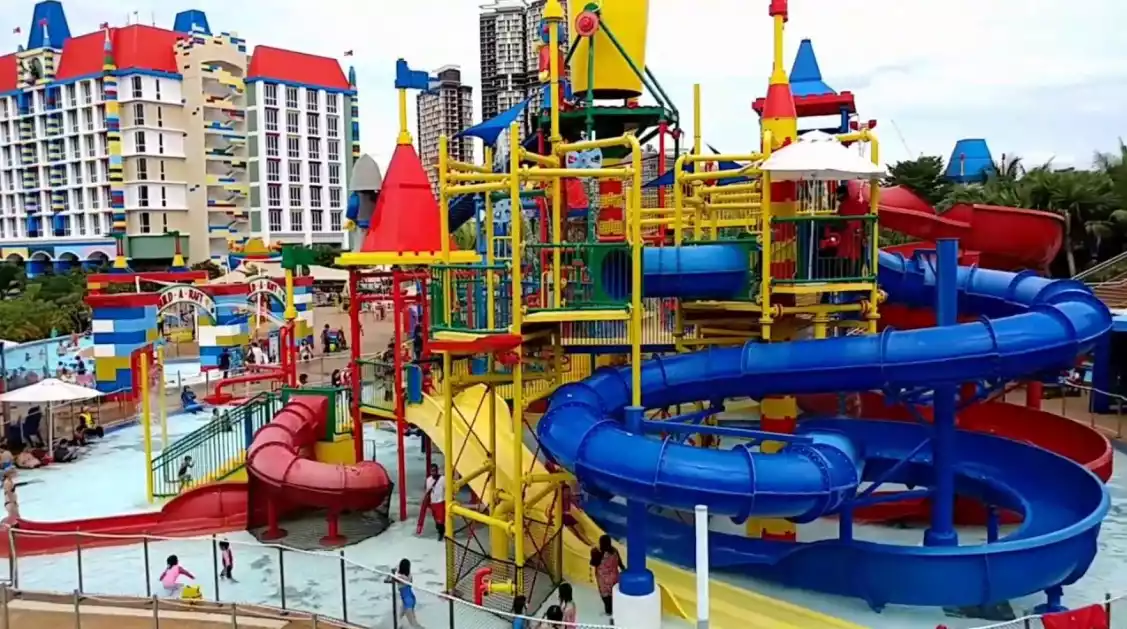 legoland waterpark showing twisting slides